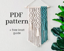 Load image into Gallery viewer, macrame wall hanging pattern. instant download pdf & free knot guide. DIY macrame tutorial step by step pattern. DIY boho wall home decor.