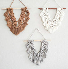 Load image into Gallery viewer, Macrame wall hanging pdf pattern, beginner macrame tutorial, DIY macrame step by step, DIY boho decor, diy craft home decor. English only