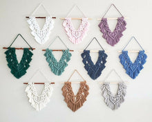Load image into Gallery viewer, Macrame wall hanging pdf pattern, beginner macrame tutorial, DIY macrame step by step, DIY boho decor, diy craft home decor. English only
