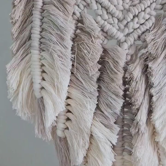 Macrame layered feather wall hanging PDF pattern + Video tutorial. Step by step macrame pattern. intermediate