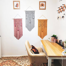 Load image into Gallery viewer, Macrame wall hanging &#39;stella&#39;.
